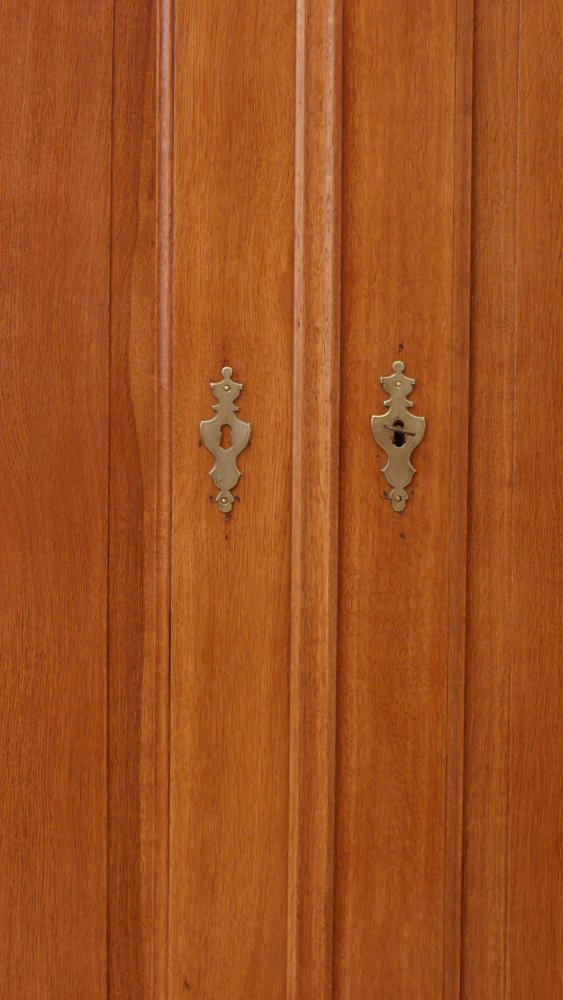 Biedermeier Kleiderschrank, massiv Eiche um 1830 Biedermeier Kleiderschrank, massiv Eiche um 1830