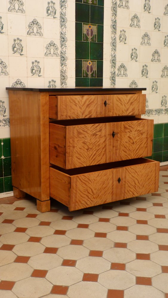 Biedermeier Kommode, Birke handpoliert um 1850 Biedermeier Kommode, Birke handpoliert um 1850