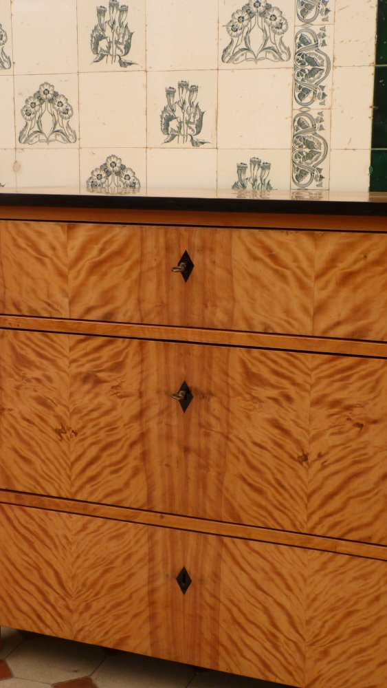 Biedermeier Kommode, Birke handpoliert um 1850 Biedermeier Kommode, Birke handpoliert um 1850