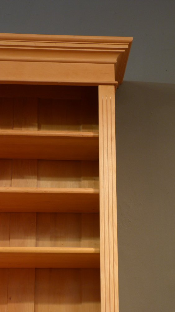 Klassisches Bücherregal mit drei Elementen, massiv Erle Klassisches Bücherregal mit drei Elementen, massiv Erle