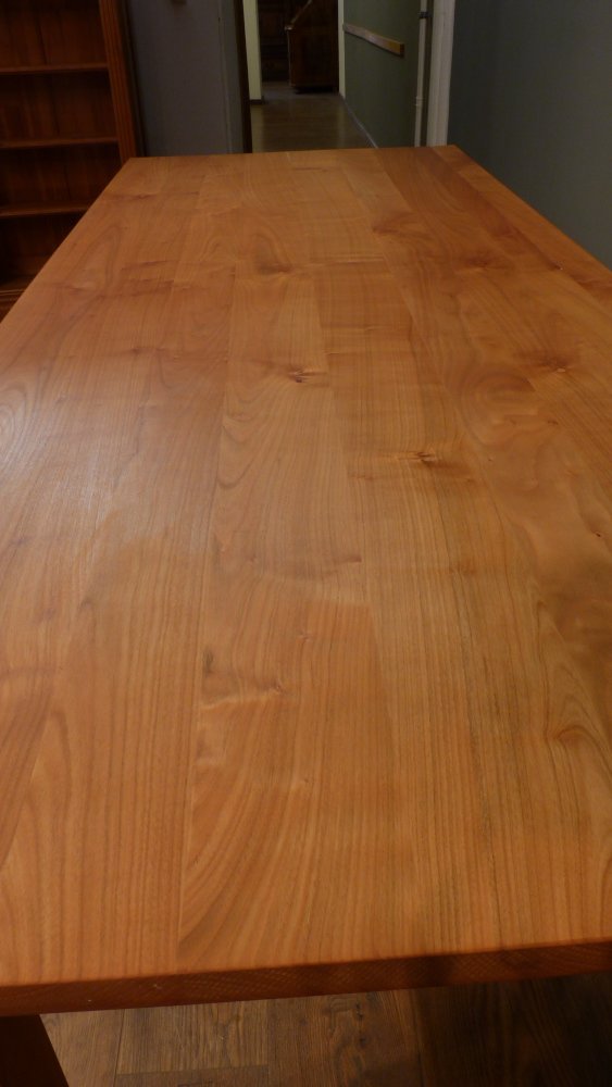 Schlichter, aufgearbeiteter Esstisch, massiv Kirschholz Schlichter, aufgearbeiteter Esstisch, massiv Kirschholz