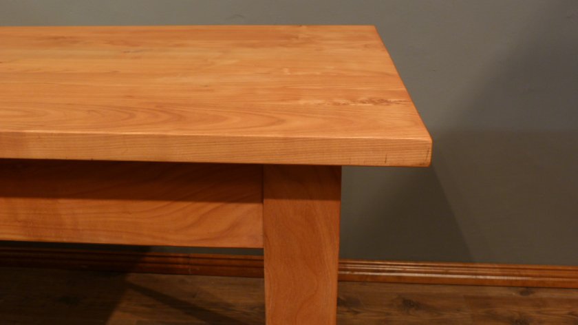 Schlichter, aufgearbeiteter Esstisch, massiv Kirschholz Schlichter, aufgearbeiteter Esstisch, massiv Kirschholz