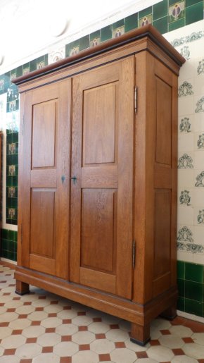 Klassischer Biedermeier Kleiderschrank, Eiche um 1840