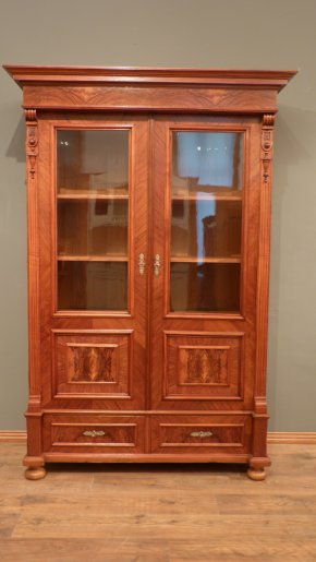 Klassischer Gründerzeit Bücherschrank, Nussbaum um 1880