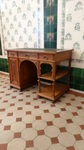 Eleganter Jugendstil Schreibtisch, Nußbaum um 1910