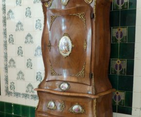 Aufwendiger Dresdener Aufsatzschrank, Nussbaum um 1890