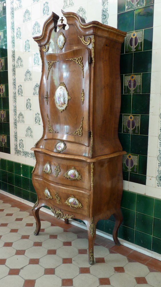 Seltener Aufsatzschrank, Dresdener Barock um 1890 Seltener Aufsatzschrank, Dresdener Barock um 1890
