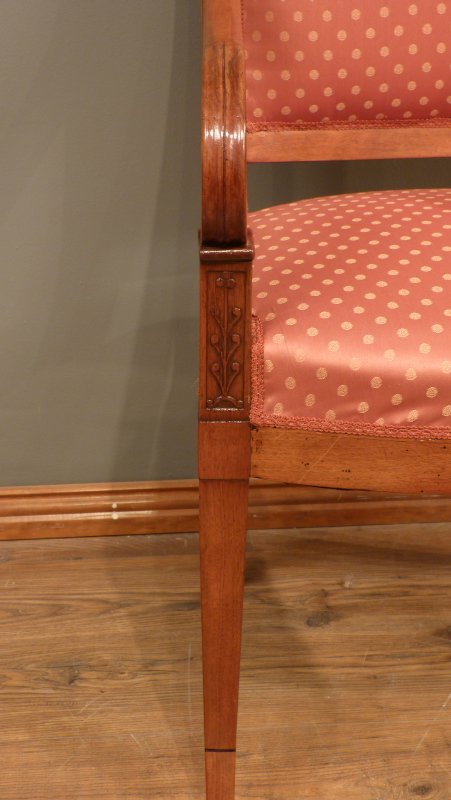 Antiker Biedermeier Sessel in Nussbaum, um 1850 Antiker Biedermeier Sessel in Nussbaum, um 1850