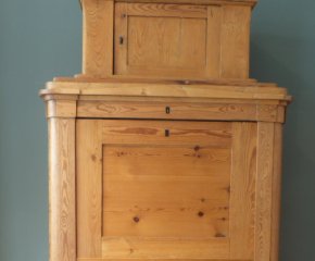 Biedermeier Aufsatzschrank, Kiefer um 1840