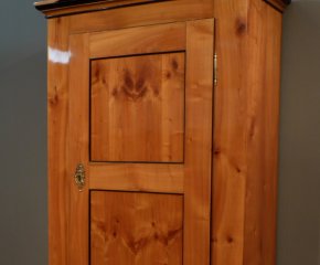 Biedermeier W&auml;scheschrank, Kirschholz handpoliert um 1840