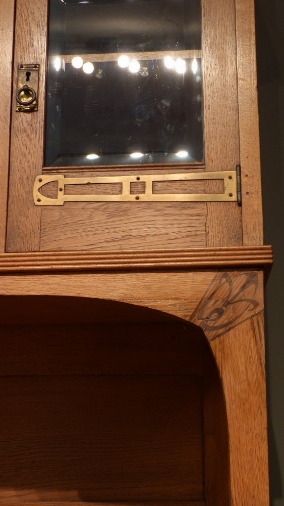 Seltenes Jugendstil Büffet, Eiche um 1910 Seltenes Jugendstil Büffet, Eiche um 1910