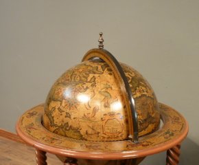 Dekorativer Globus im Renaissancestil