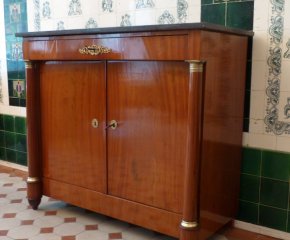Elegante Biedermeier Anrichte, Mahagoni um 1840