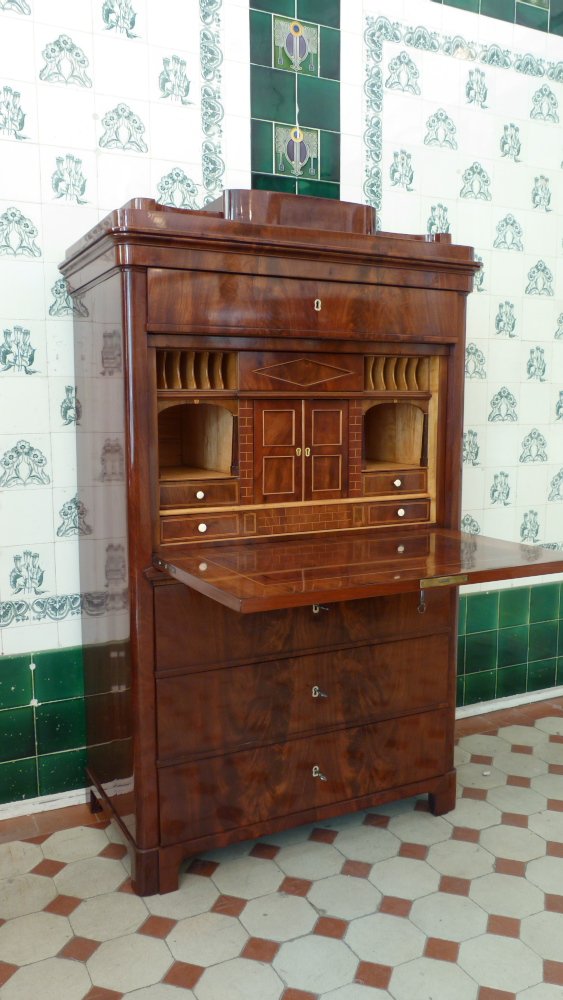 Biedermeier Sekretär, Mahagoni handpoliert um 1840 Biedermeier Sekretär, Mahagoni handpoliert um 1840