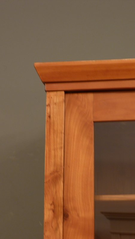 Antike Schränke, antiker Kirschholz Bücher oder Geschirrschrank Antike Schränke, antiker Kirschholz Bücher oder Geschirrschrank