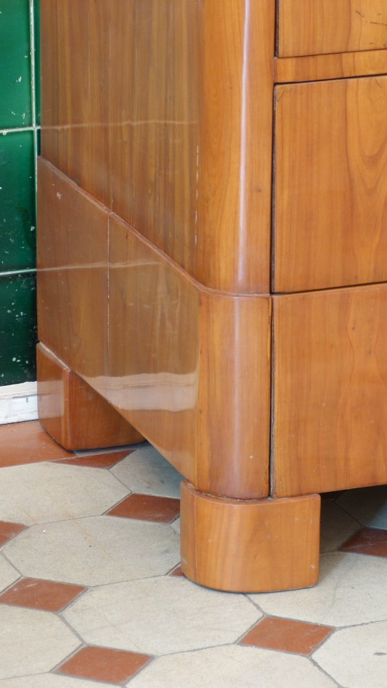 Klassische Biedermeierkommode, Kirschholz um 1850 Klassische Biedermeierkommode, Kirschholz um 1850