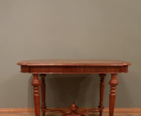 Gründerzeit Salontisch, Nussbaum um 1890