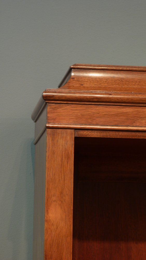 Biedermeier Bücherregal, Mahagoni um 1860 Biedermeier Bücherregal, Mahagoni um 1860