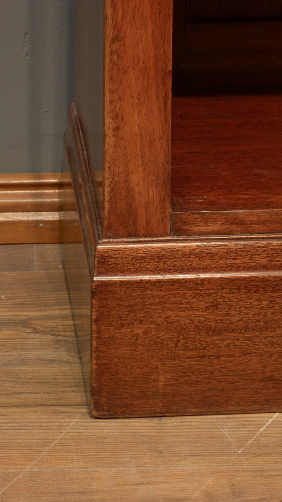 Biedermeier Bücherregal, Mahagoni um 1860 Biedermeier Bücherregal, Mahagoni um 1860