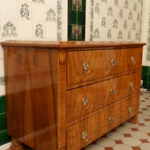 Klassische Biedermeier Kommode, Nussbaum um 1840