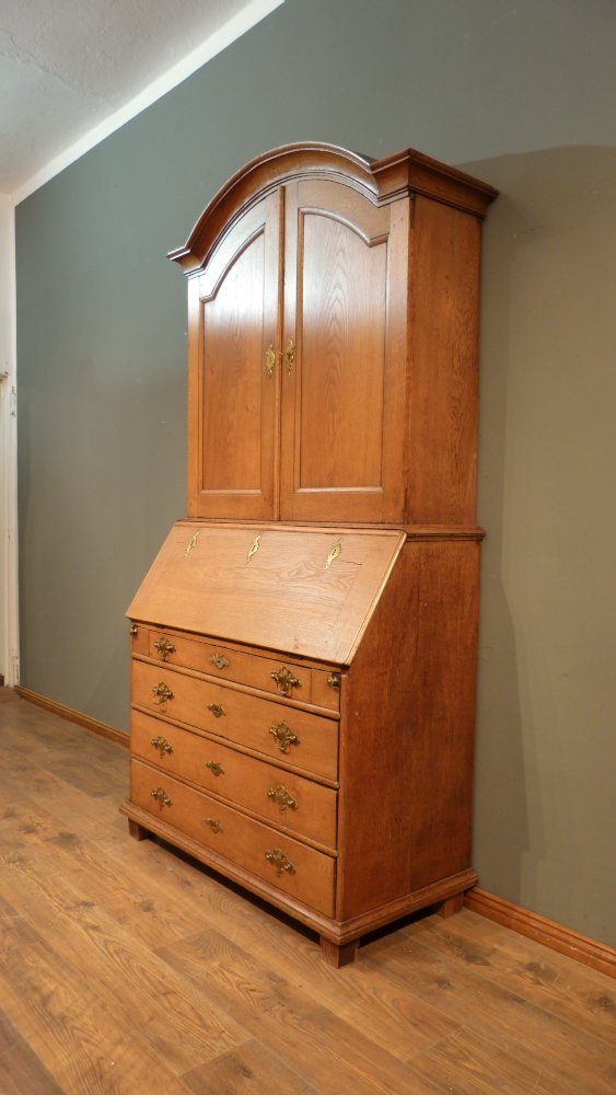 Spätbarocker Aufsatzsekretär, Eiche um 1780 Spätbarocker Aufsatzsekretär, Eiche um 1780