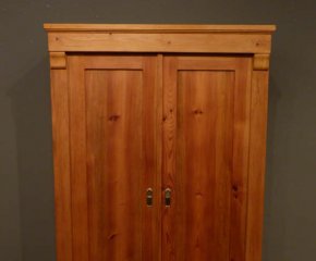 Schlichter Jugendstil Kleiderschrank, Kiefer um 1910