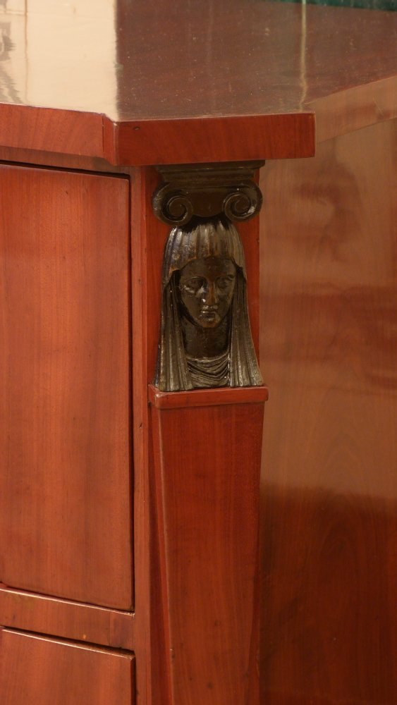 Zweischübige Biedermeierkommode, Mahagoni handpoliert um 1830 Zweischübige Biedermeierkommode, Mahagoni handpoliert um 1830