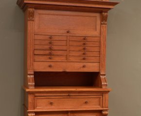 Seltener Gründerzeit Kabinettschrank, Eiche um 1890