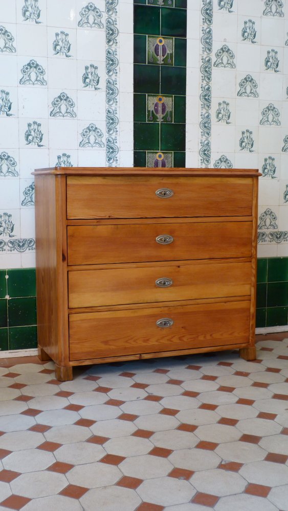 Spätbiedermeier Kommode mit Schreibklappe, Kiefer, um 1860 Spätbiedermeier Kommode mit Schreibklappe, Kiefer, um 1860
