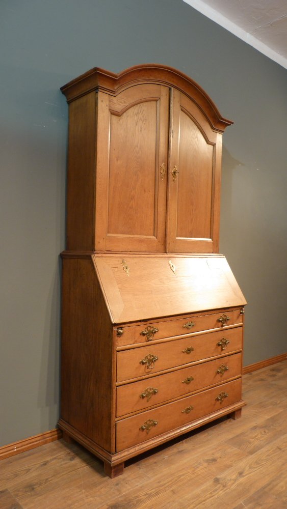 Sp&auml;tbarocker Aufsatzsekret&auml;r, Eiche um 1780