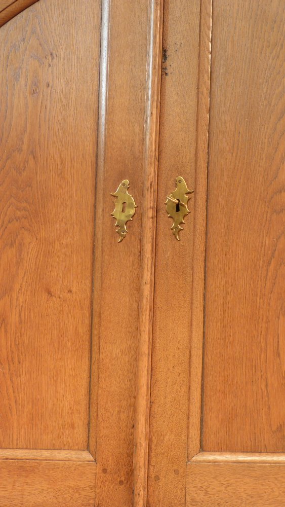 Sp&auml;tbarocker Aufsatzsekret&auml;r, Eiche um 1780