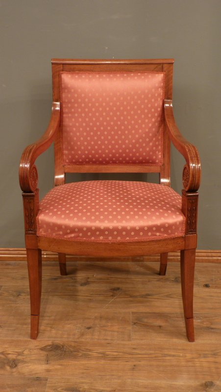 Antiker Biedermeier Sessel in Nussbaum, um 1850