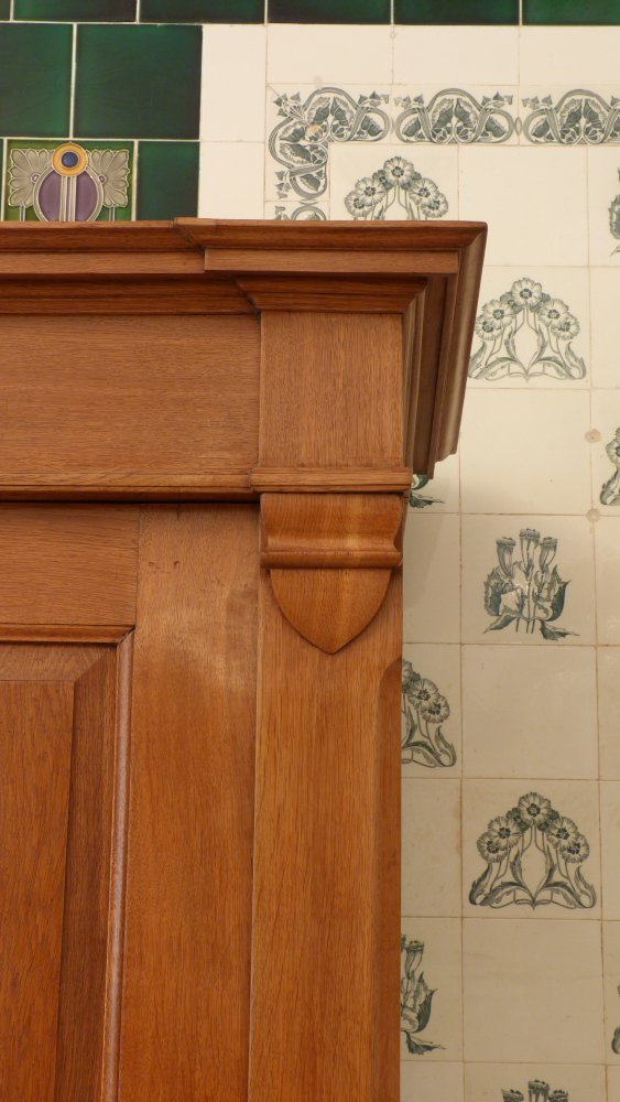 Biedermeier Kleiderschrank, massiv Eiche um 1830