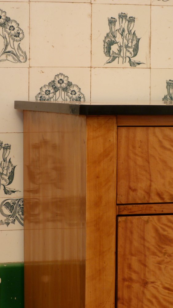 Biedermeier Kommode, Birke handpoliert um 1850