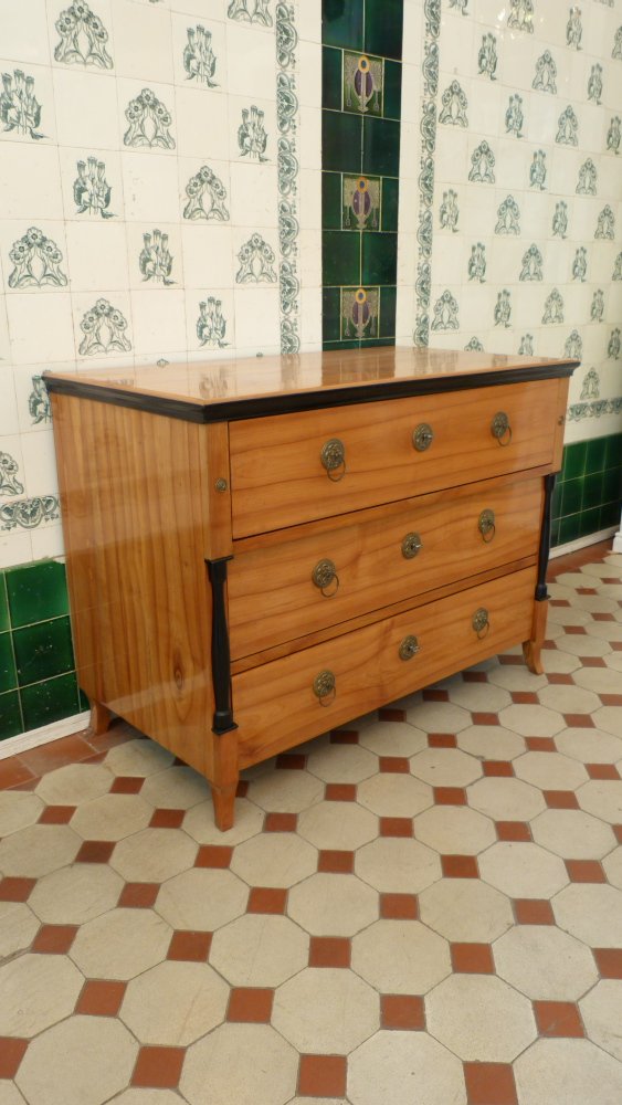 Klassische Biedermeierkommode, Kirschholz handpoliert um 1840