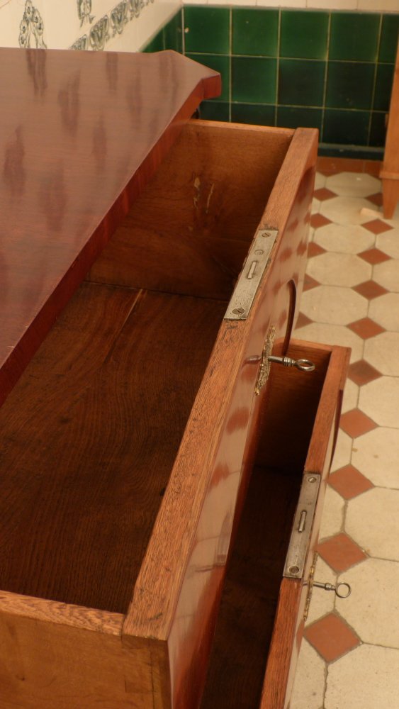 Zweisch&uuml;bige Biedermeierkommode, Mahagoni handpoliert um 1830