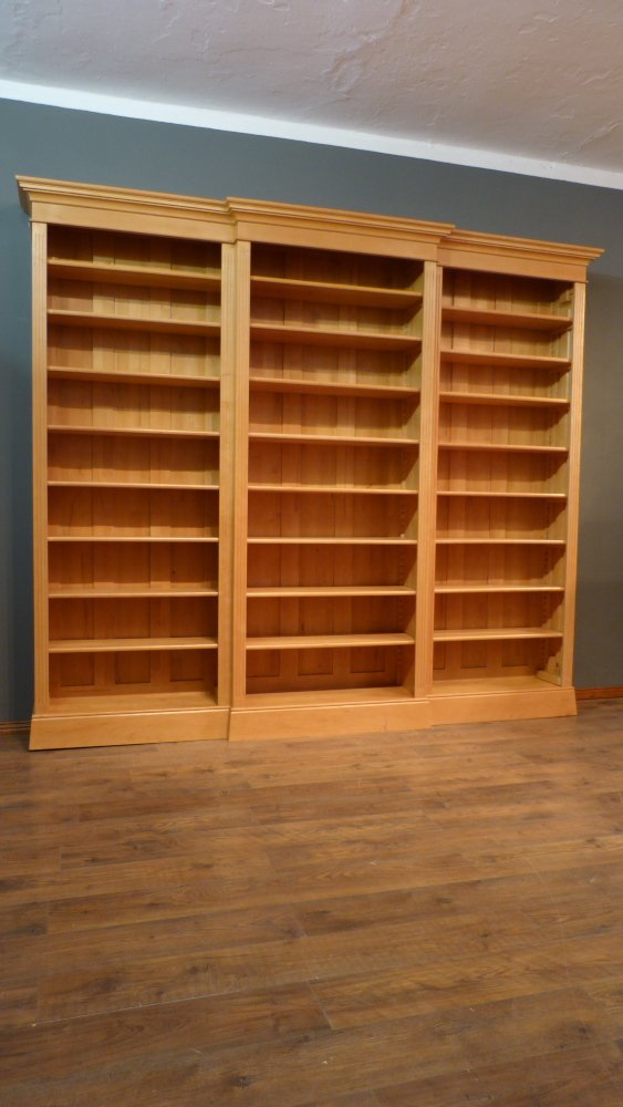 Klassisches B&uuml;cherregal mit drei Elementen, massiv Erle