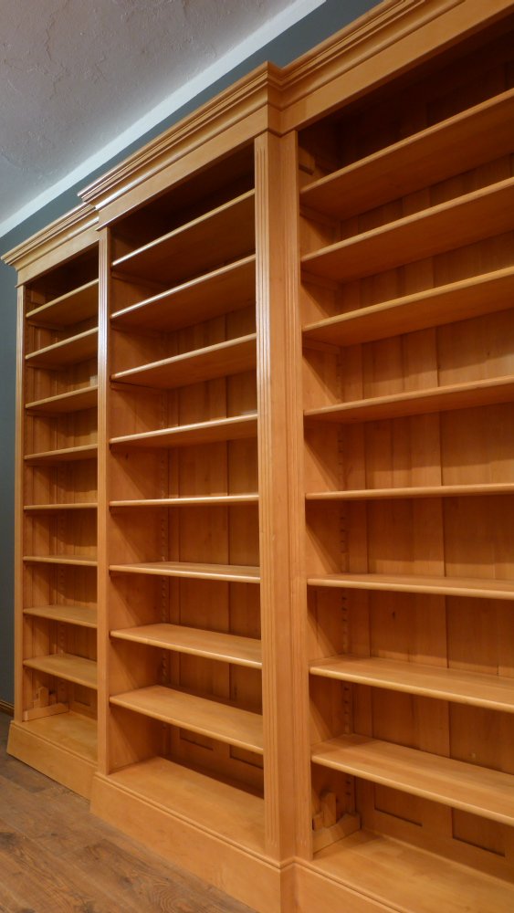 Klassisches B&uuml;cherregal mit drei Elementen, massiv Erle