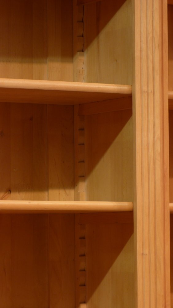 Klassisches B&uuml;cherregal mit drei Elementen, massiv Erle