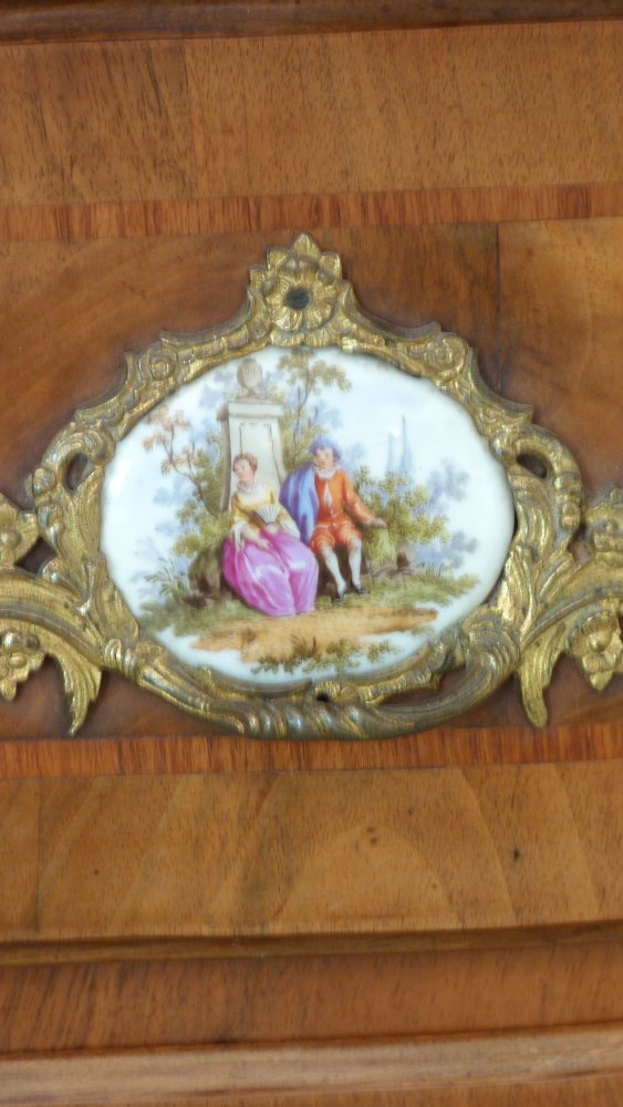 Seltener Aufsatzschrank, Dresdener Barock um 1890