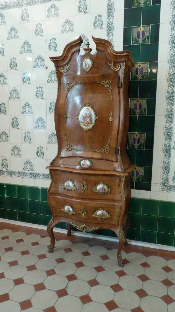 Seltener Aufsatzschrank, Dresdener Barock um 1890