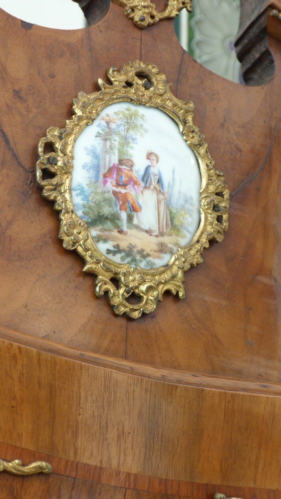 Seltener Aufsatzschrank, Dresdener Barock um 1890