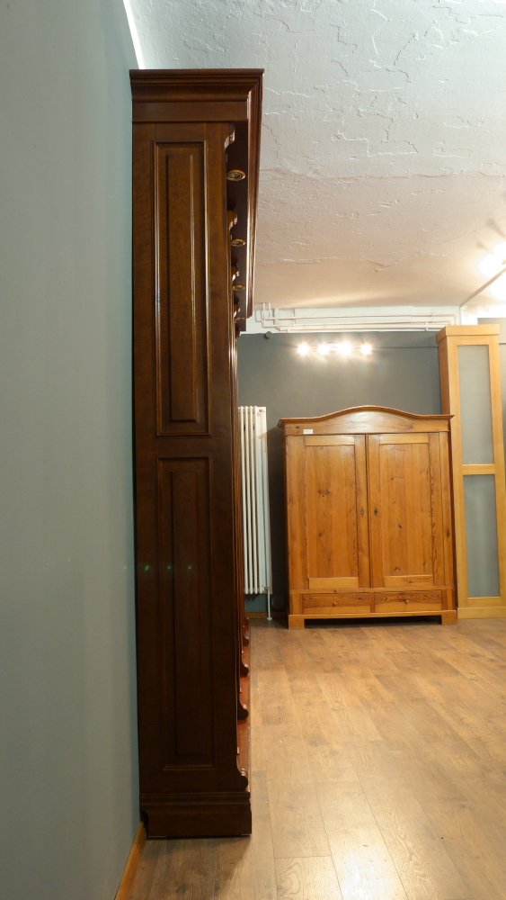 Gr&uuml;nderzeit Regalwand mit Beleuchtung, massiv Erle