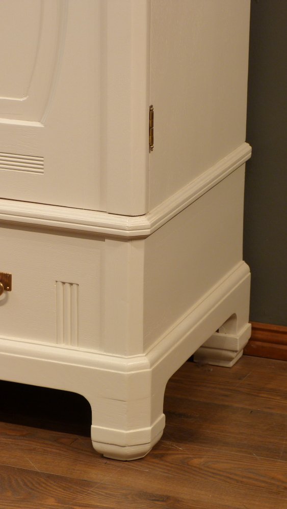 Eleganter Jugendstil Kleiderschrank, Eiche wei&szlig; lasiert um 1910