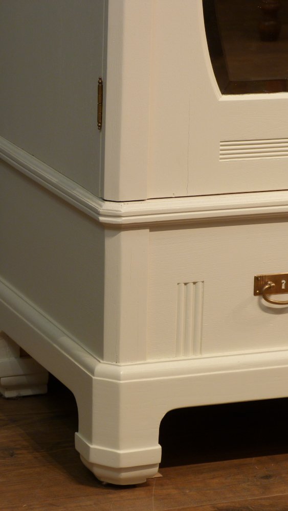 Eleganter Jugendstil Kleiderschrank, Eiche wei&szlig; lasiert um 1910