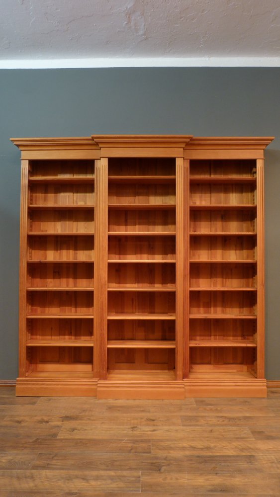 Klassisches B&uuml;cherregal, massiv Kiefer, komplett zerlegbar
