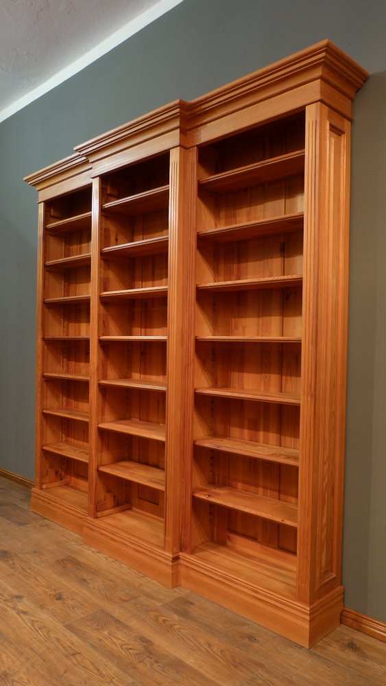 Klassisches B&uuml;cherregal, massiv Kiefer, komplett zerlegbar