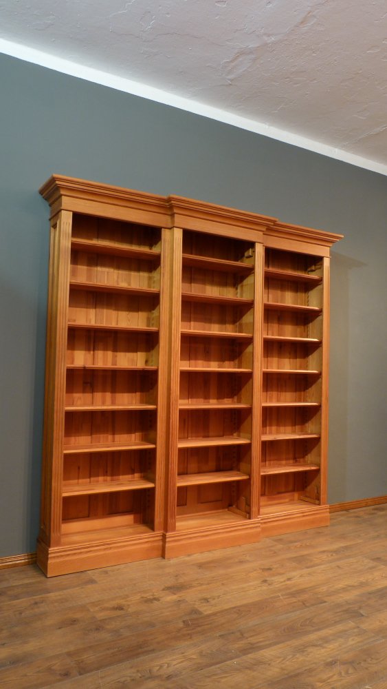 Klassisches B&uuml;cherregal, massiv Kiefer, komplett zerlegbar