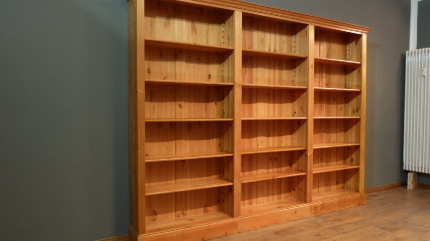 B&uuml;cherregal Massivholz, Kiefer, klassisch gestaltet