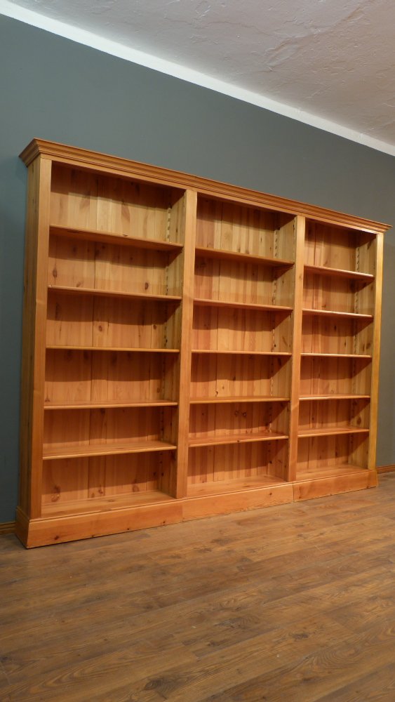 B&uuml;cherregal Massivholz, Kiefer, klassisch gestaltet